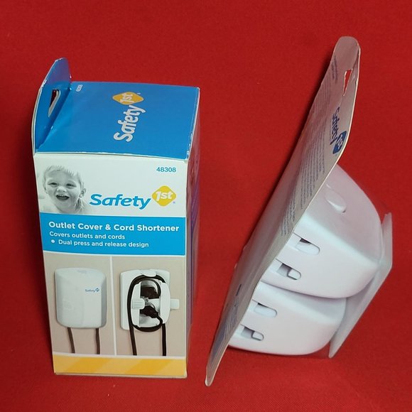 Safety 1st Outlet Cover & Cord Shortener & Double Touch Plug n Outlet Cover Set - Picture 10 of 10